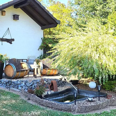 Apartment Regal In With Garden And Grill Pracht