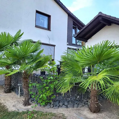 Apartment Regal In With Garden And Grill Pracht